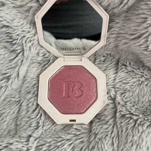Fenty Beauty Killawatt Freestyle Highlighter